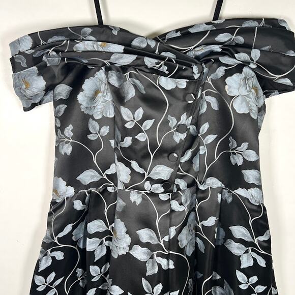 Gal Meets Glam Black and Blue Floral Cora Dress - Picture 4 of 11